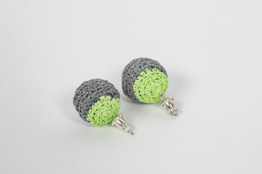 gray/green pearl earrings