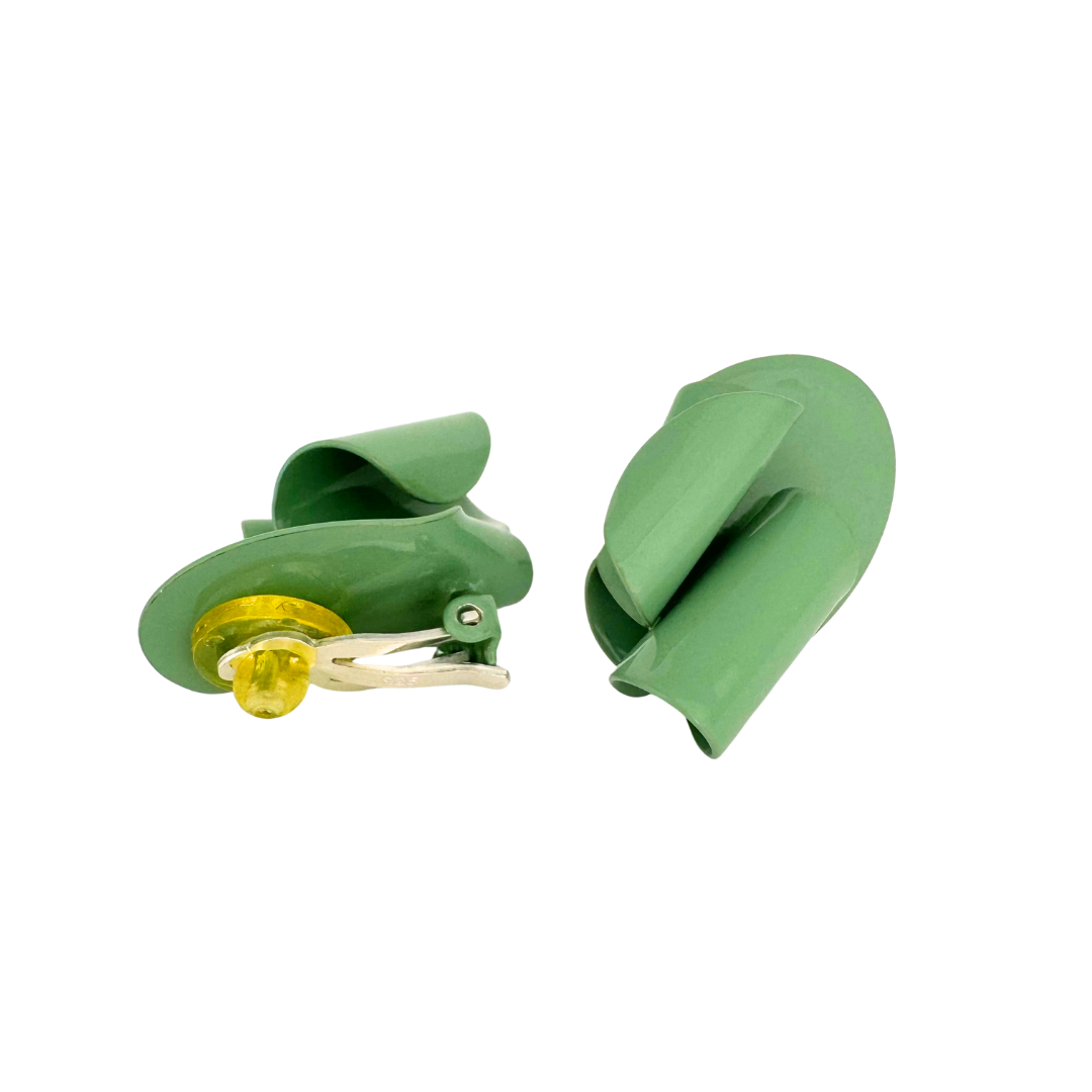 MAX Folded Clips02, sm – willow
