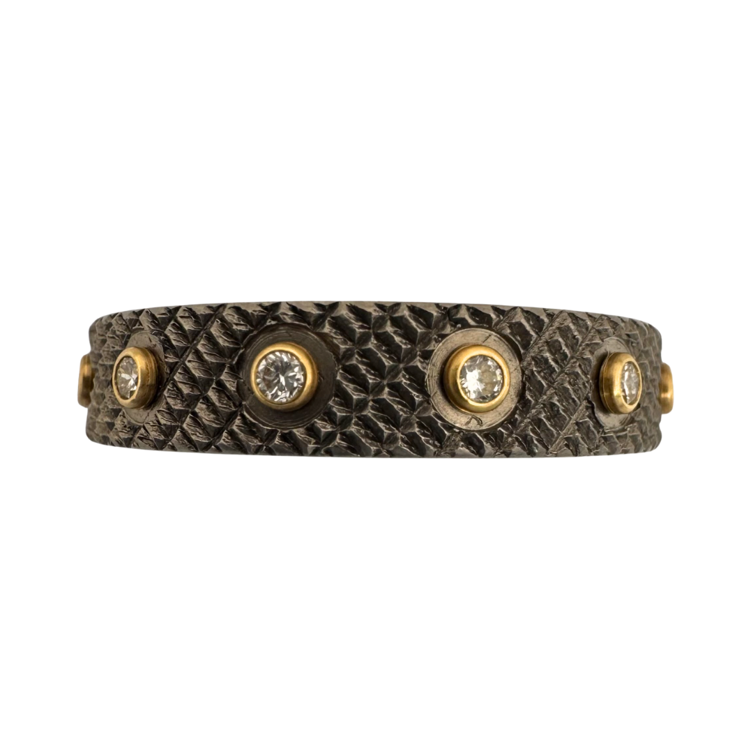 Titanium knurled ring with (12) 1.5mm diamonds tube set in gold on bright-cut circles