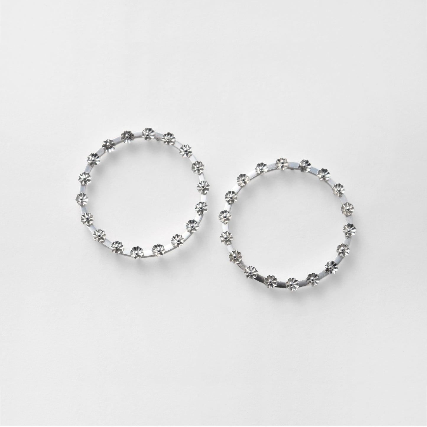 LG Wreath Studs