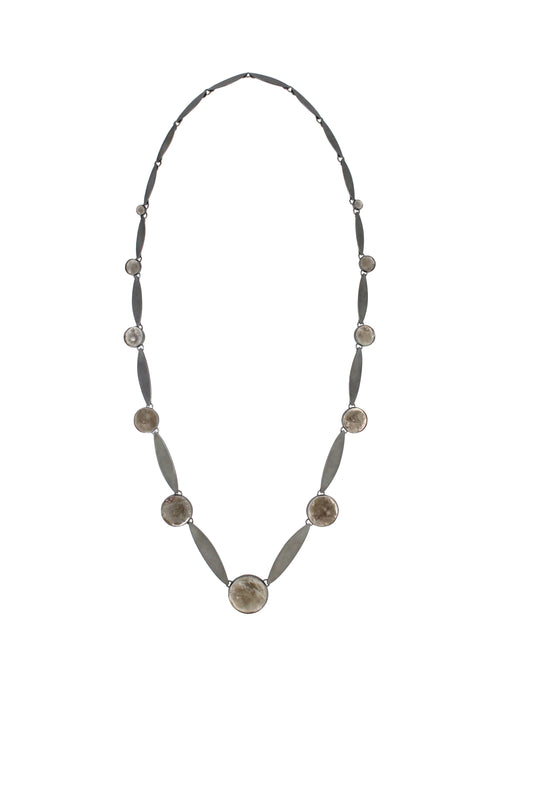 Mica NECKLACE: Long Queue