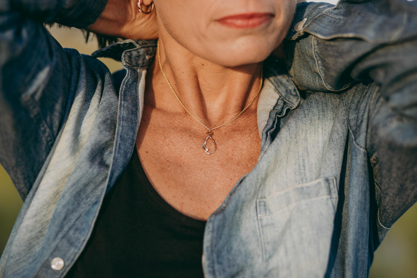 14k Figure Eight Yellow or White Gold Necklace with Diamond or Sapphire