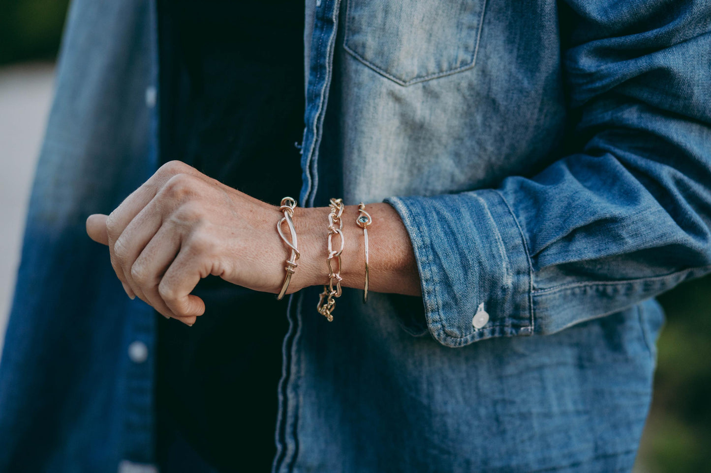 14k Yellow or White Gold Vine Bracelet with Sapphire Clasp