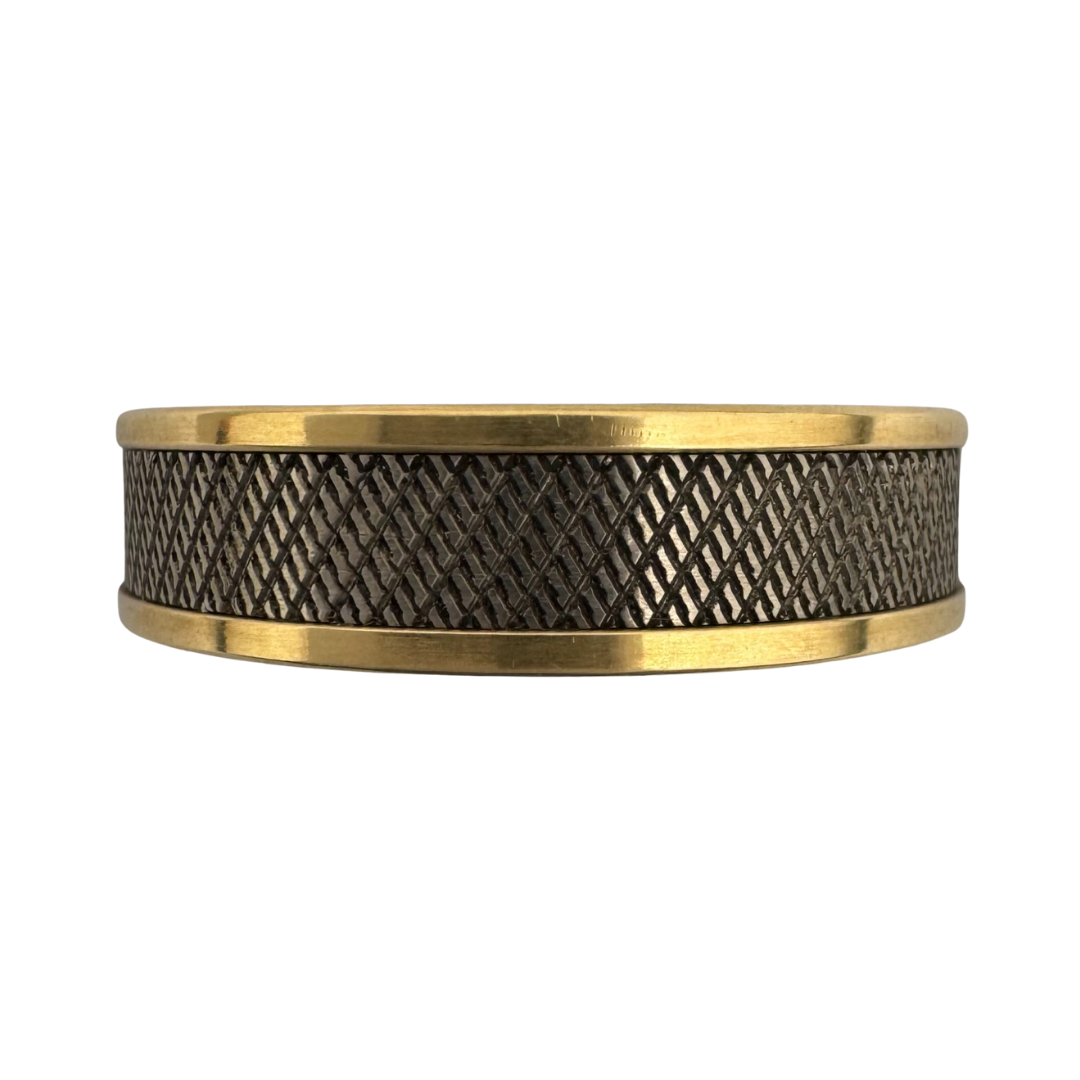 Titanium fine knurled band with gold shoulders