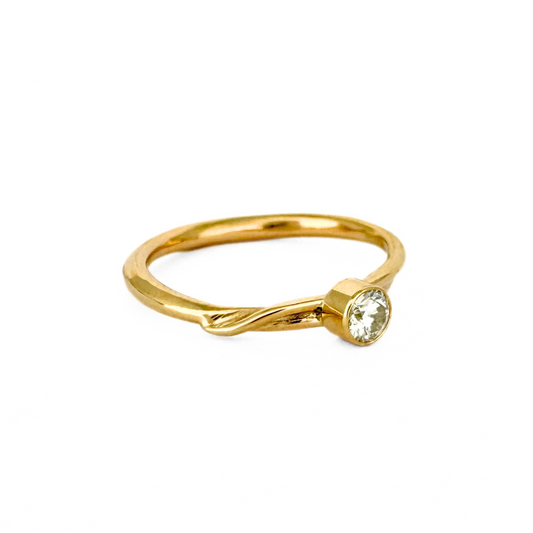 14k Overlap Vine with Diamond Band