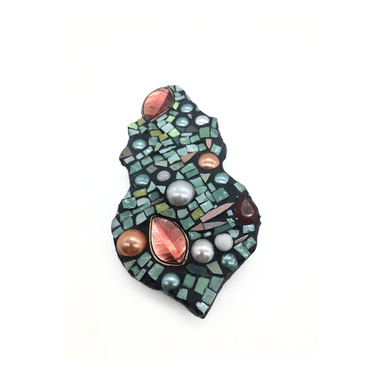 Shield III, brooch, nfs