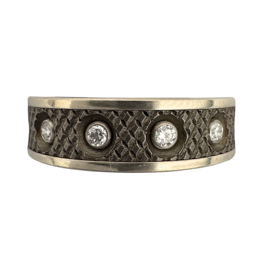 Titanium knurled band with 14K white gold side bands set with (12)2.5mm diamonds in 18K gold settings