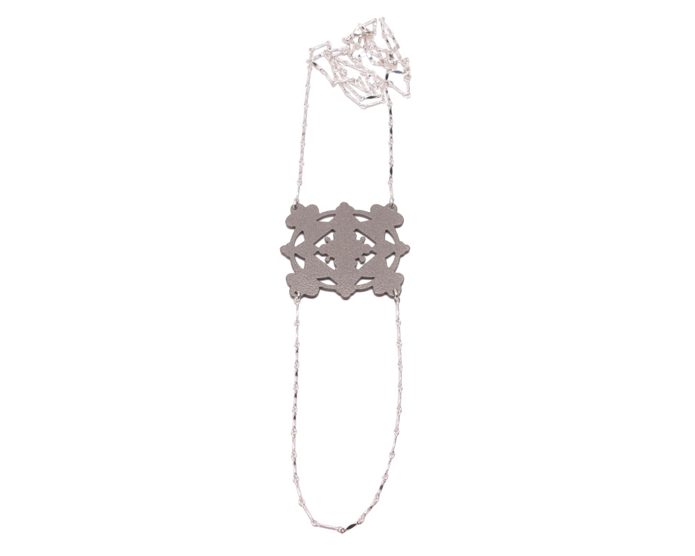 Decorative Pendant w Chain – sl