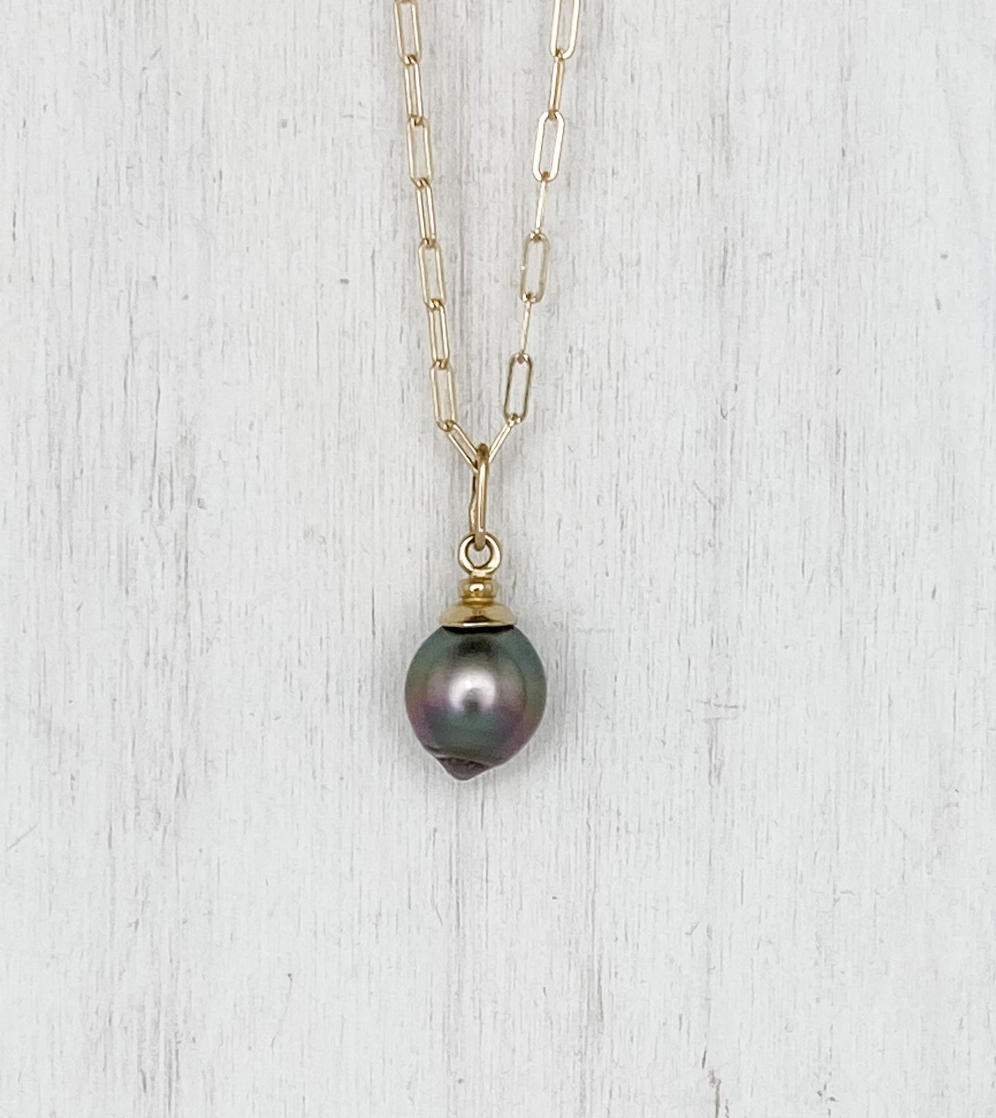 14k Gold Tahitian Pearl Necklace, 18" chain